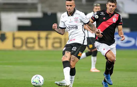 Corinthians e Atlético-GO empatam sem gols na Neo Química Arena