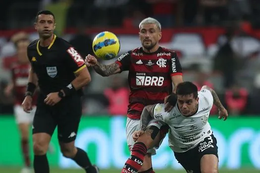 Corinthians envia ofício à CBF e cobra arbitragem por final da Copa do Brasil