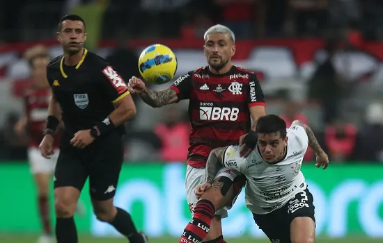 Corinthians envia ofício à CBF e cobra arbitragem por final da Copa do Brasil