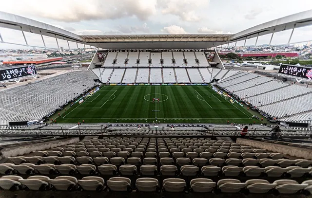 Corinthians é punido por cantos homofóbicos e jogará uma partida sem torcida