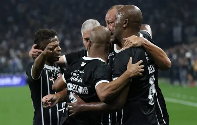 Corinthians x Real Madrid tem show de Ricardinho e encontro de Edílson e Karembeu