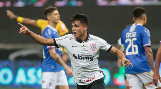 Corinthians vence Bahia e se distancia da zona de rebaixamento