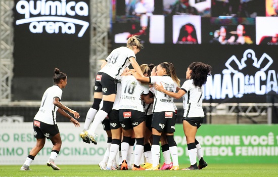 Corinthians vence Palmeiras na Neo Química Arena e se classifica para a final