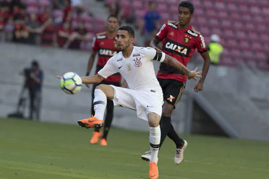 Jogando fora de casa, Corinthians encara Sport pelo Brasileirão