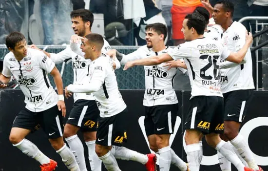 Brasileiro: Corinthians bate Fortaleza dentro de casa com gol contra