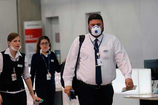 Coronavírus muda rotina no aeroporto de Guarulhos