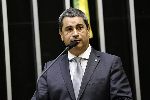 Por ordem de Eduardo, deputado do PSL é ‘desconvidado’ de reunião com Bolsonaro