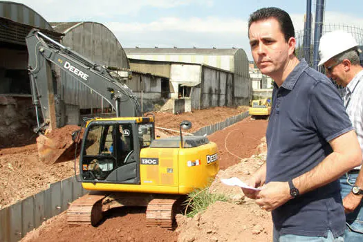 Obras de canalização de trecho do córrego Guarará entram na fase final