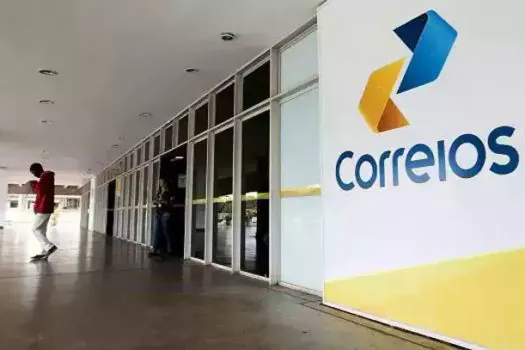 Correios prorroga leilão de 50 mil itens de refugo