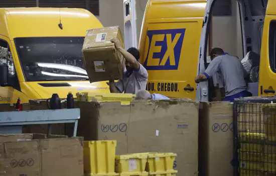 Correios comemora 53 anos de empresa e os 40 anos do Sedex