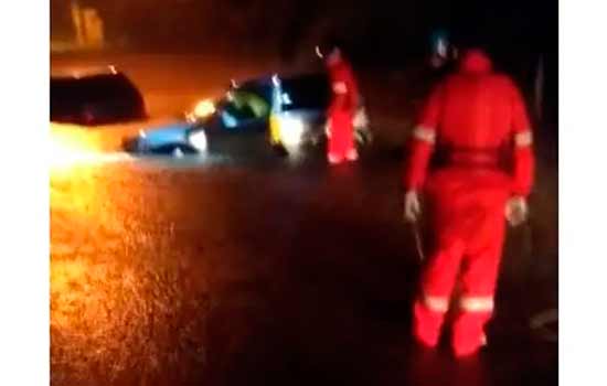 Mulher morre após ter carro arrastado por correnteza em Mogi Mirim