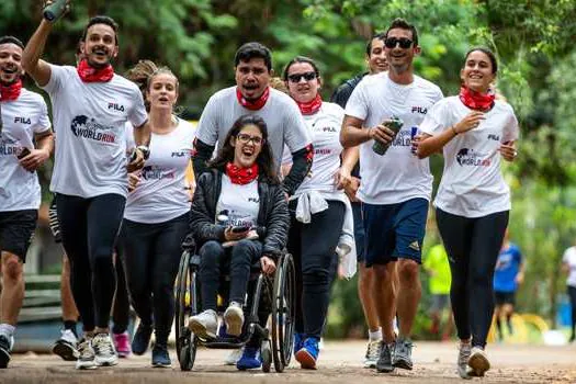 Corrida de rua global e beneficente reúne mais de 100 mil pessoas