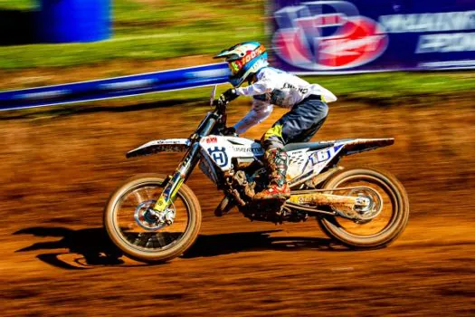 Equipe oficial da Husqvarna conquistou dois pódios no Motocross