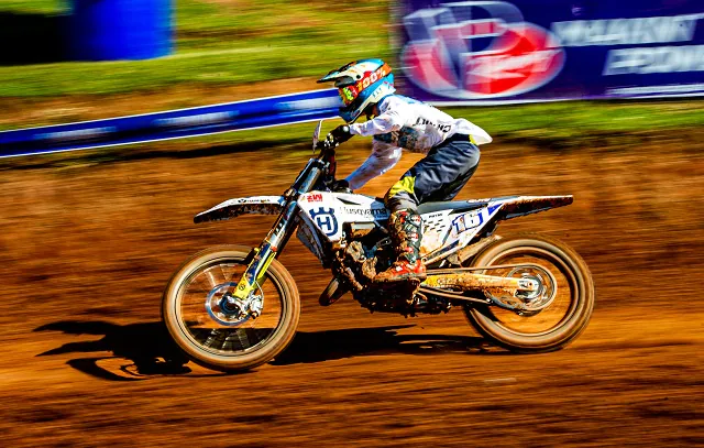 Equipe oficial da Husqvarna conquistou dois pódios no Motocross