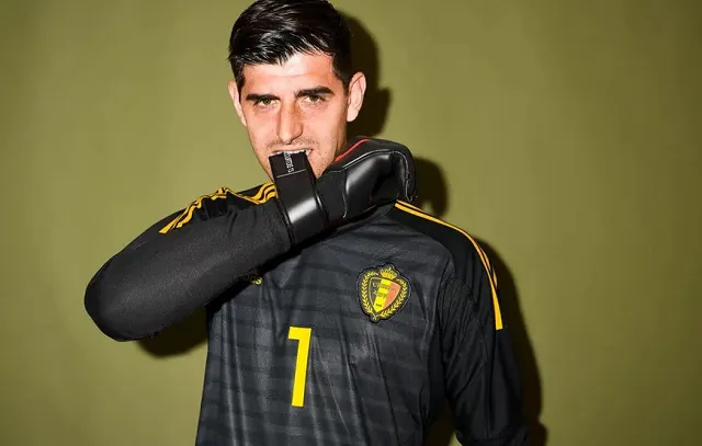 Courtois abandona seleção belga após ver Lukaku com tarja de capitão: ‘Chocado’