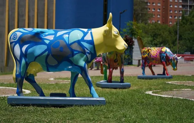 CEU Paraisópolis recebe exposição CowParade