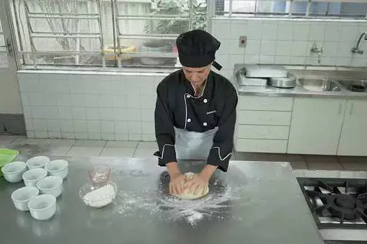 Cozinha Criativa de Diadema ensina como fazer panetone