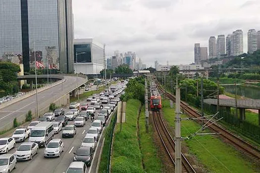 Fora da greve, Linha 9-Esmeralda apresenta falha elétrica