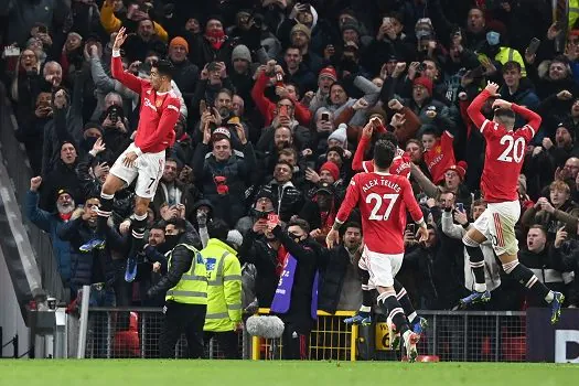 Cristiano Ronaldo lidera United na vitória sobre o Arsenal e alcança 801 gols