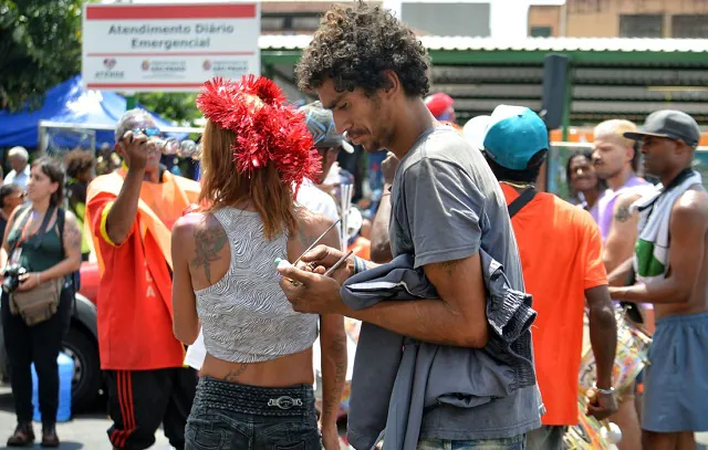 Prefeito de São Paulo anuncia ações para dependentes na Cracolândia