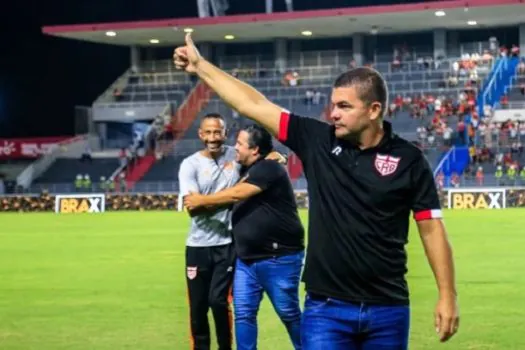 CRB demite Umberto Louzer após terceira derrota seguida na Série B