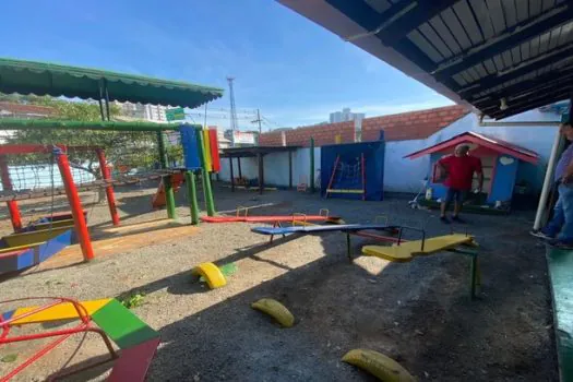 Creche atacada reabre após mutirão de reforma de pais, professores e voluntários