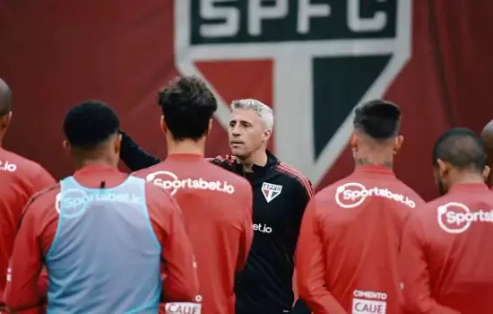 Diretoria do São Paulo decide em reunião manter Crespo pelo menos até o clássico