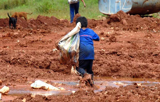 Ação imediata necessária para proteger as crianças da crise global da fome