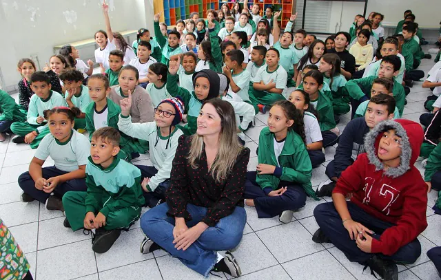 Crianças participam de oficina em Santo André e aprendem receitas para o Dia das Mães