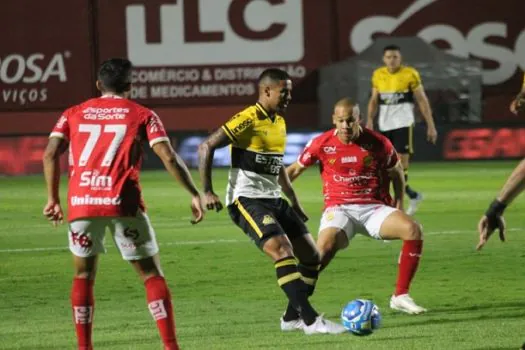 Com dois jogadores a mais, Vila Nova fica no zero com o Criciúma pela Série B