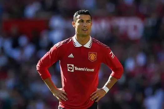 Cristiano Ronaldo recusa proposta do Al-Hilal de R$ 1,24 bi e fica no United