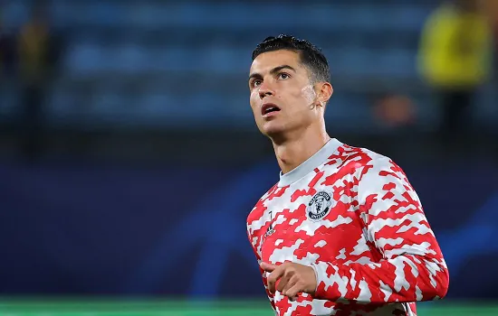 Cristiano Ronaldo vê portas fechadas em diversos clubes após tentar deixar United