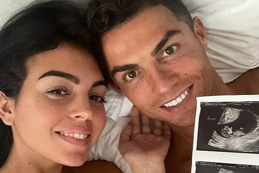 Cristiano Ronaldo confirma gravidez da mulher e anuncia que casal espera gêmeos