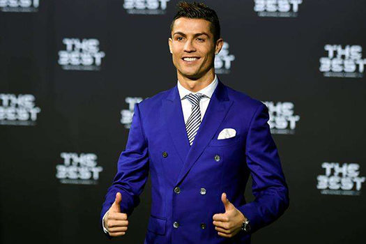 Cristiano Ronaldo vence pela 5ª vez troféu de melhor do mundo e se iguala a Messi