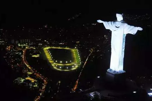 TUCCA apaga luzes de monumentos históricos para alertar sobre câncer nos olhos de crianças