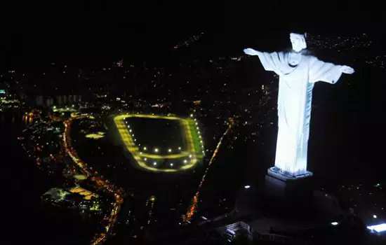 TUCCA apaga luzes de monumentos históricos para alertar sobre câncer nos olhos de crianças