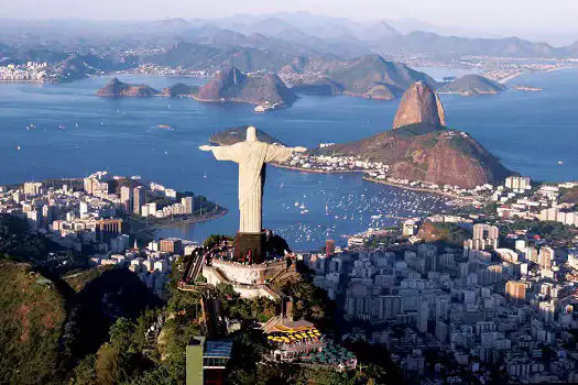 Em homenagem aos 90 anos do monumento, Cristo Redentor recebe lançamento de selos