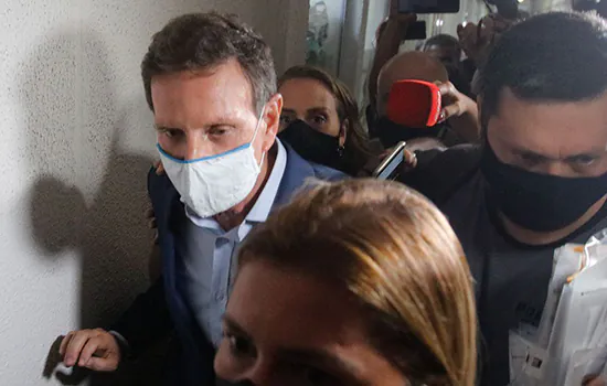 Defesa de Crivella entra com habeas corpus no STJ