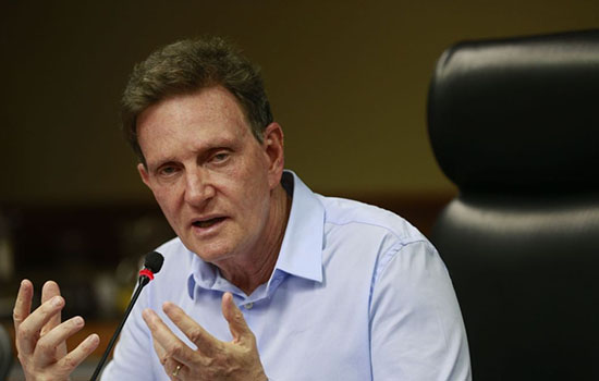 Crivella é alvo de buscas e tem o celular apreendido