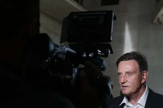 Crivella pode requisitar PM para fiscalizar aglomeração em bares