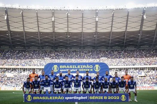 Cruzeiro é campeão da Série B, encerra jejum e quebra marca do Corinthians