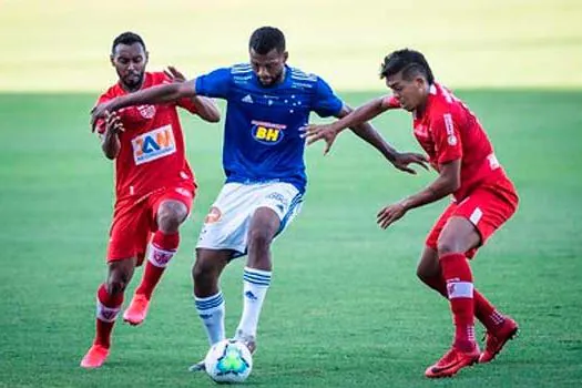 Cruzeiro enfrenta CRB no Mineirão para sair da zona de rebaixamento