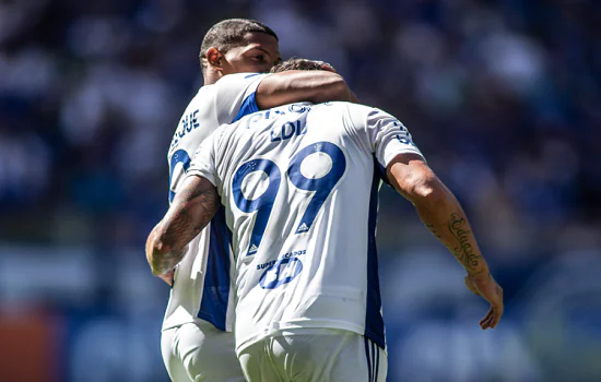 Cruzeiro supera Sampaio Corrêa por 2 a 0 e chega a cinco vitórias seguidas na Série B