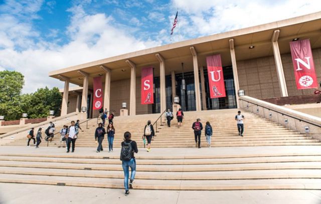 Califórnia State University oferece cursos com bolsas de estudo para brasileiros