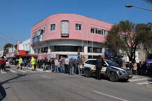 Em São Bernardo, 1ª Feira de Empregos para pessoas acima de 40 anos reúne 4.000 pessoas