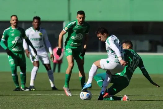 Cuiabá recebe a Chapecoense para ficar mais próximo da permanência no Brasileirão