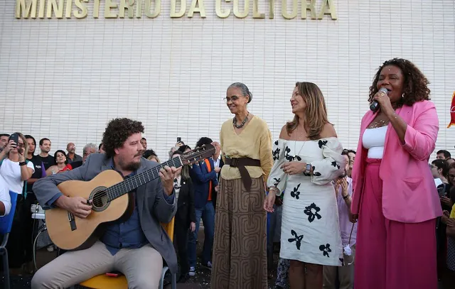 Evento em Brasília marcou a recriação do Ministério da Cultura