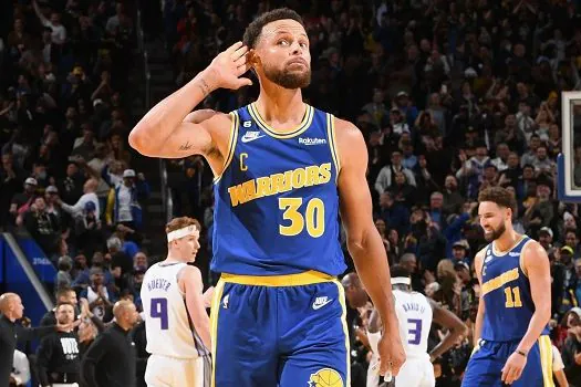 Curry faz 47 pontos e Warriors reagem com vitória na NBA; Bucks perdem a 1ª