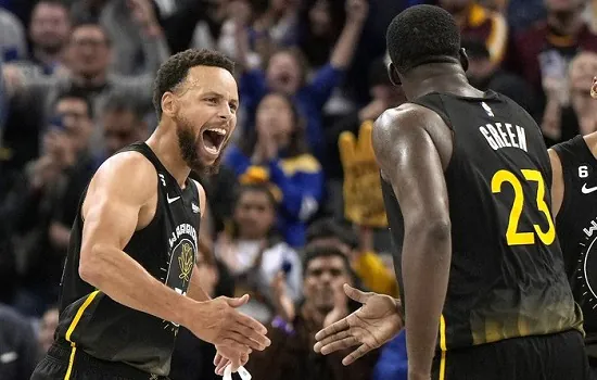 Stephen Curry brilha e comanda vitória do Golden State Warriors na NBA