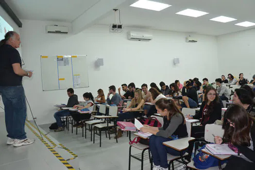 Cursinho Singular Anglo realiza projeto de tutoria para vestibulandos